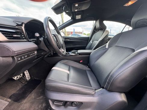 Used 2025 Toyota Camry SE FWD image 21