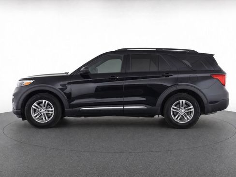 Used 2024 Ford Explorer XLT w/ Equipment Group 202A AWD/4WD image 24