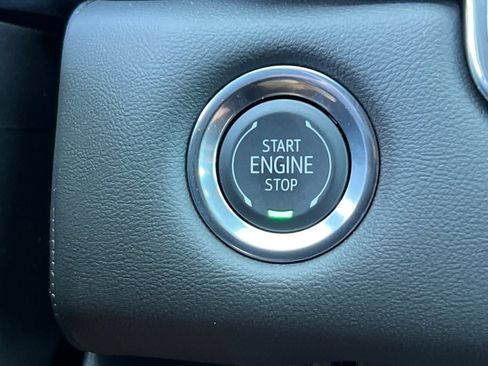 New 2025 GMC Canyon Elevation w/ Convenience Package image 19