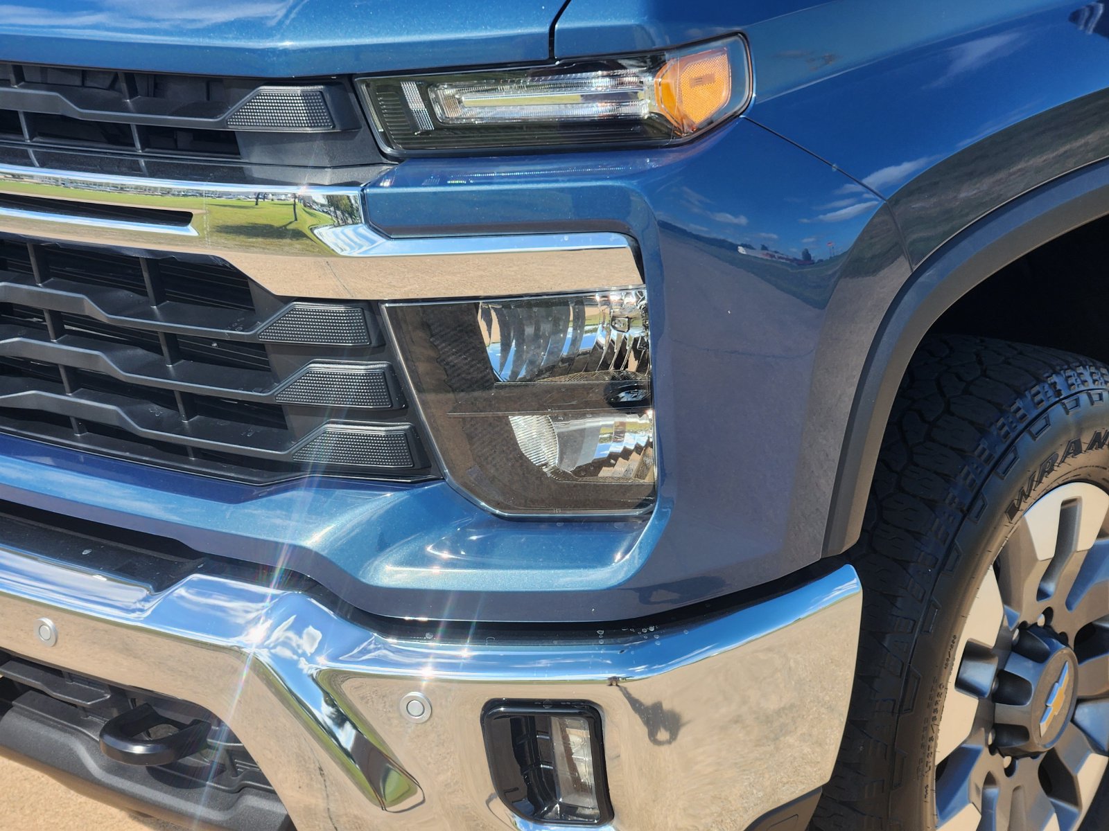 Used 2025 Chevrolet Silverado 2500 LT w/ Texas Edition AWD/4WD image 9
