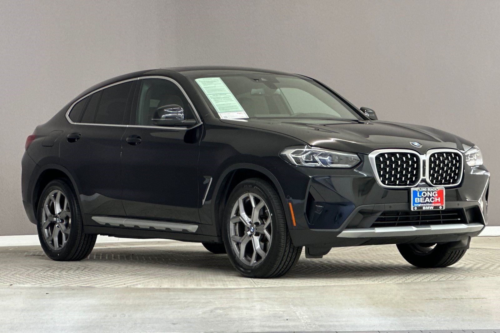 Used 2024 BMW X4 xDrive30i w/ Premium Package AWD/4WD image 6