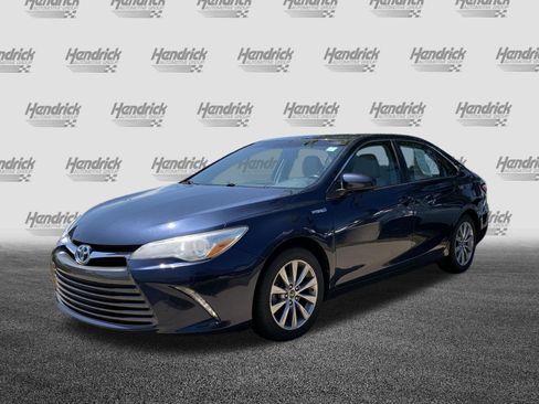Used 2015 Toyota Camry XLE w/ Moonroof Package FWD image 5
