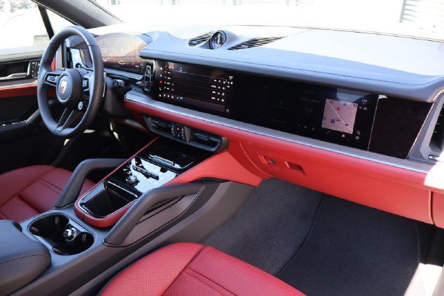 Used 2026 Porsche Cayenne S AWD/4WD image 27