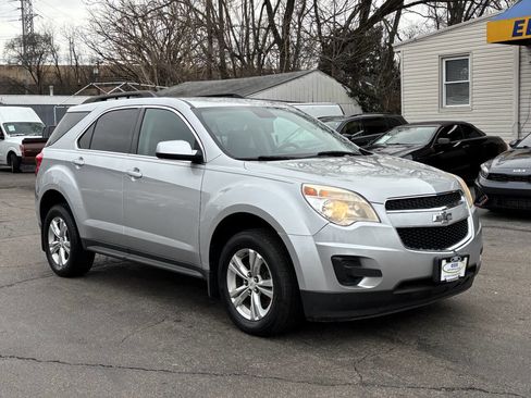 Used 2015 Chevrolet Equinox LT w/ Driver Convenience Package image 2