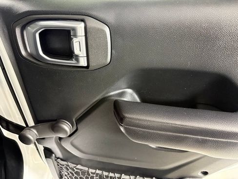 Used 2018 Jeep Wrangler Unlimited Sport AWD/4WD image 17