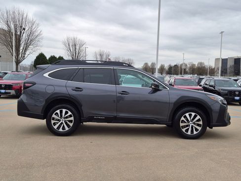 Used 2025 Subaru Outback Premium w/ Popular Package #1A image 5