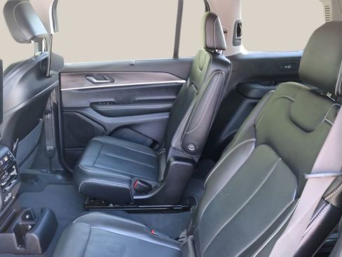 Used 2023 Jeep Grand Cherokee L Limited w/ Luxury Tech Group II image 16