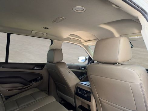 Used 2018 Chevrolet Suburban LT image 19