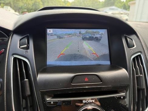 Used 2017 Ford Focus ST w/ Equipment Group 402A FWD image 36