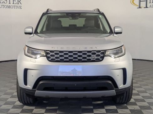 Used 2023 Land Rover Discovery S image 3
