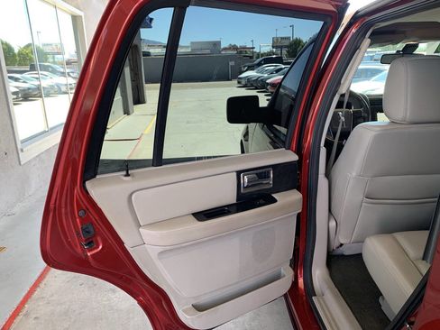 Used 2017 Lincoln Navigator Select AWD/4WD image 13