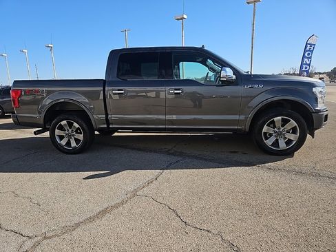 Used 2018 Ford F150 Platinum w/ Equipment Group 701A Luxury image 4