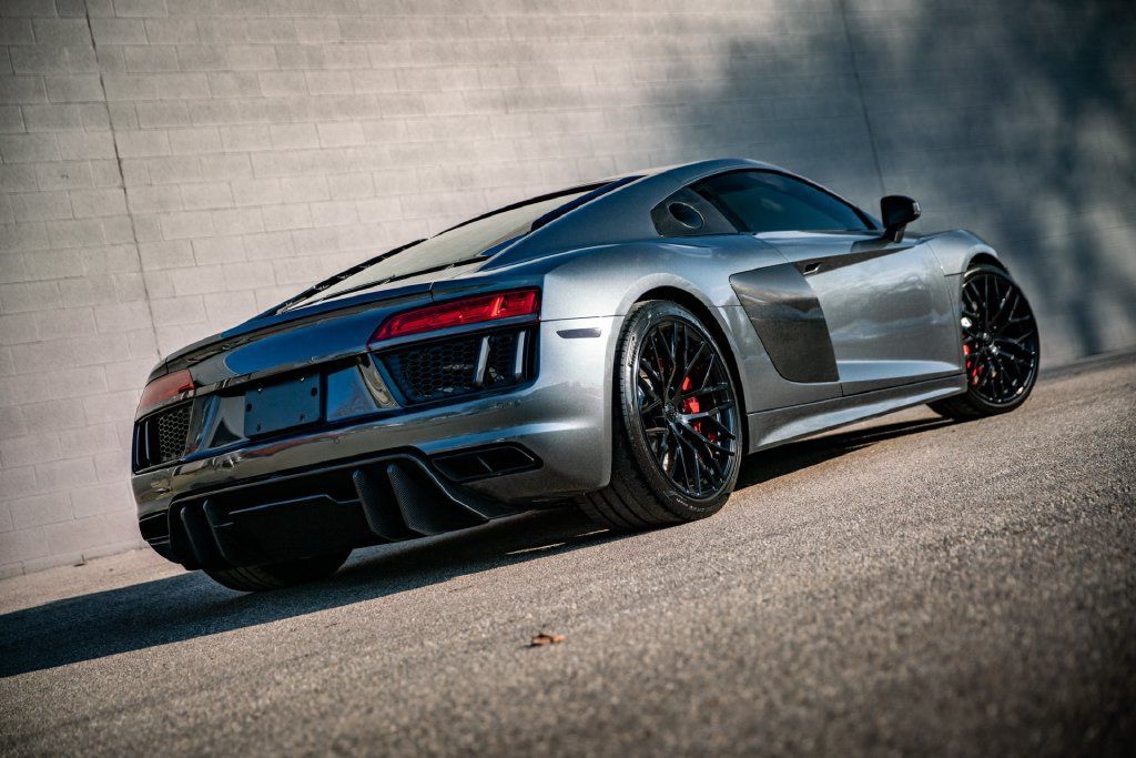 Used 2017 Audi R8 V10 w/ Carbon Exterior Package AWD/4WD image 6