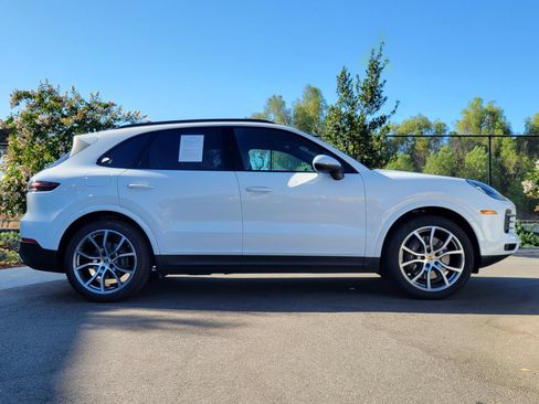Certified 2022 Porsche Cayenne Platinum Edition AWD/4WD image 8