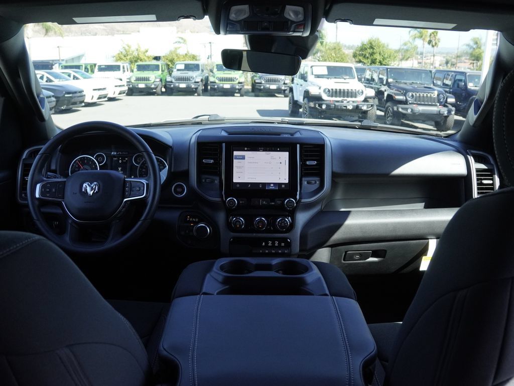 New 2026 RAM 1500 Express AWD/4WD image 31
