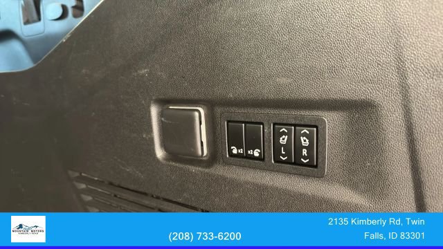 Used 2021 GMC Yukon XL Denali w/ LPO, Illumination Package AWD/4WD image 26