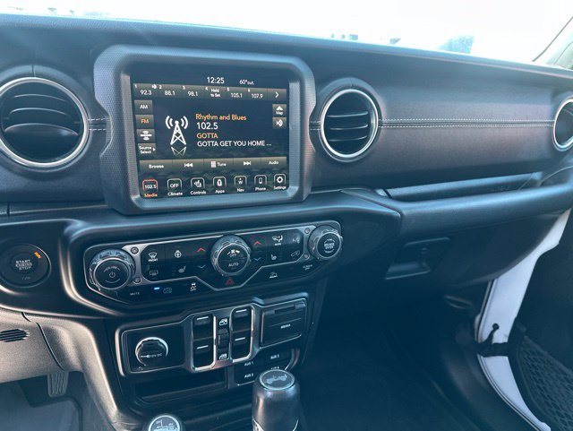 Used 2023 Jeep Wrangler Unlimited Sahara w/ Cold Weather Group AWD/4WD image 14