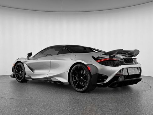 Used 2022 McLaren 765LT image 3
