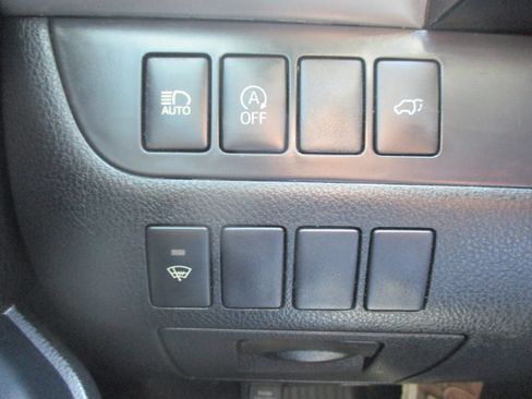Used 2017 Toyota Highlander SE w/ Carpet Mat Package AWD/4WD image 18