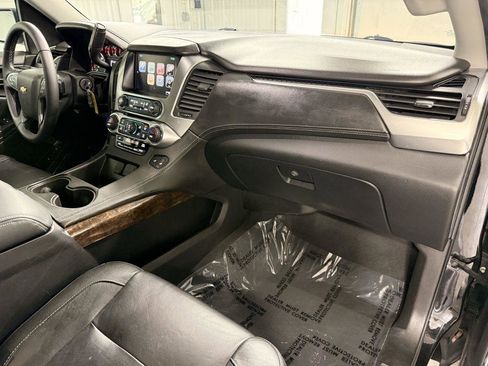 Used 2020 Chevrolet Suburban LT AWD/4WD image 46