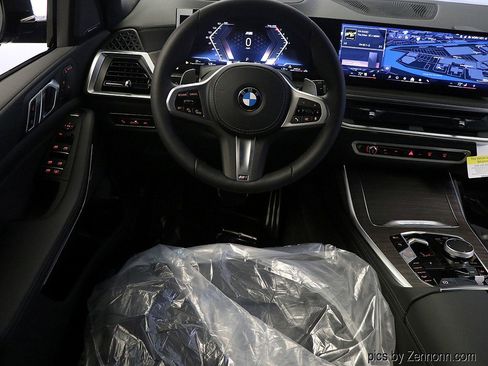 Used 2026 BMW X7 xDrive40i w/ M Sport Package image 16