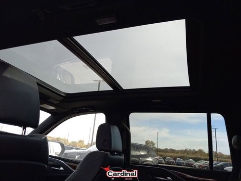 Used 2023 Cadillac Escalade ESV Premium Luxury image 25