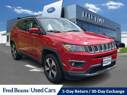 Used 2018 Jeep Compass Latitude w/ Popular Equipment Group AWD/4WD image 1
