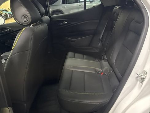 Used 2025 Chevrolet Trax ACTIV w/ Sunroof Package FWD image 6