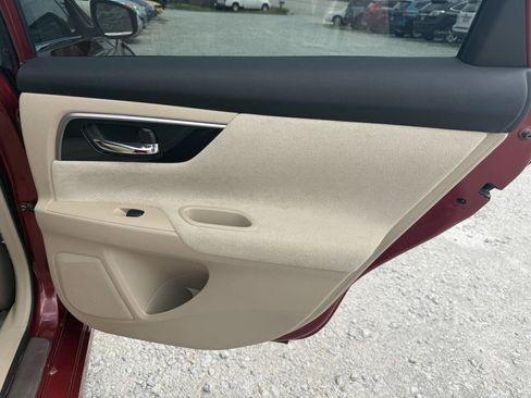 Used 2013 Nissan Altima 3.5 SV FWD image 21