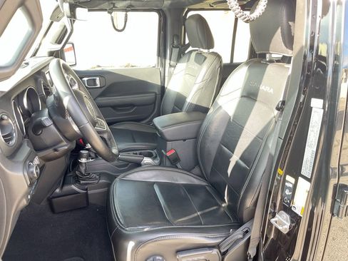 Used 2021 Jeep Wrangler Unlimited Sahara image 10