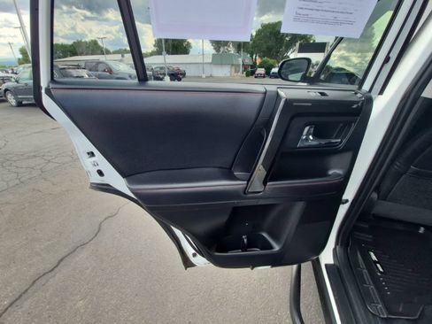 Certified 2018 Toyota 4Runner TRD Pro AWD/4WD image 31