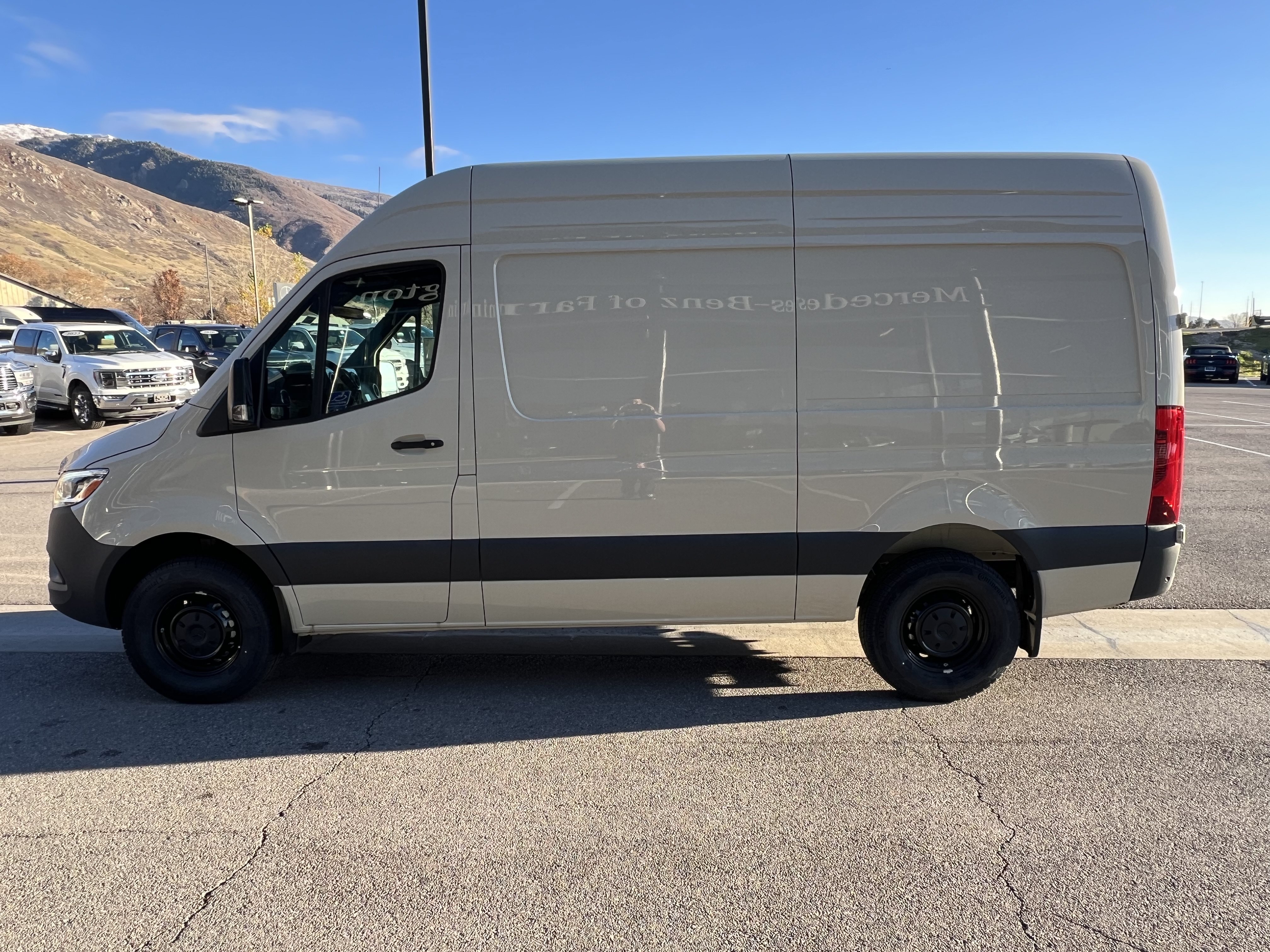 Used 2025 Mercedes-Benz Sprinter 2500 image 10
