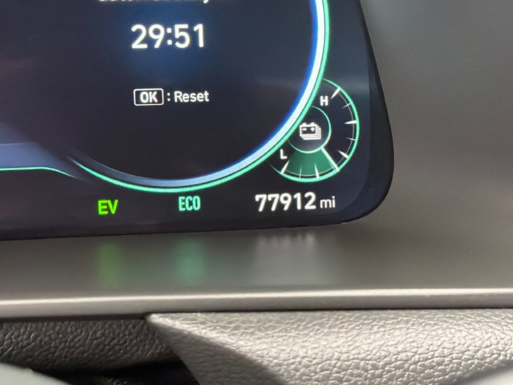 Used 2023 Hyundai Sonata Limited w/ Cargo Package FWD image 26