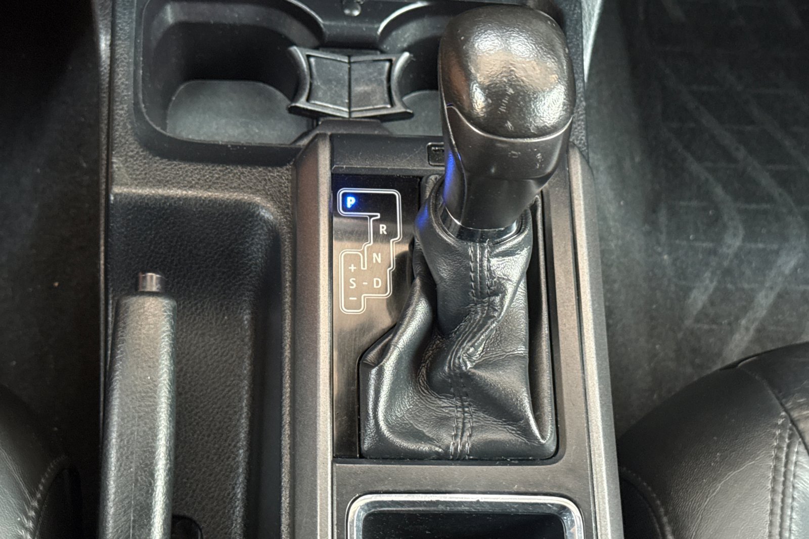Used 2019 Toyota Tacoma TRD Off-Road AWD/4WD image 32