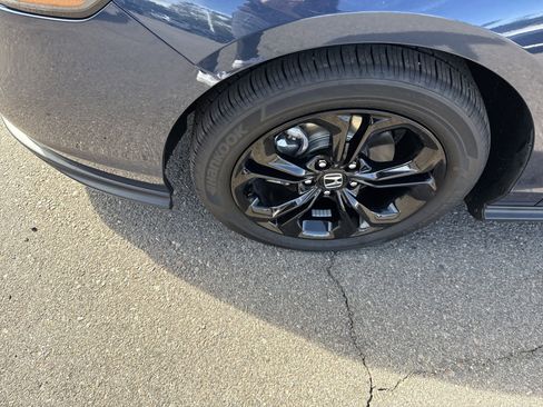 Certified 2025 Honda Accord SE image 9