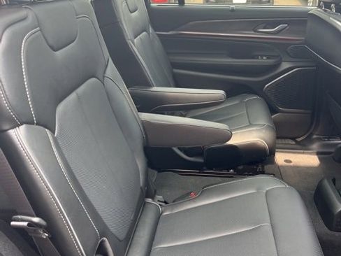 Used 2024 Jeep Grand Cherokee L Overland w/ Luxury Tech Group IV image 22