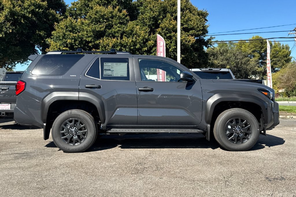 New 2026 Toyota 4Runner SR5 AWD/4WD image 4