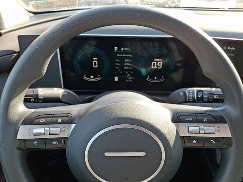 Used 2025 Hyundai Tucson SE AWD/4WD image 18