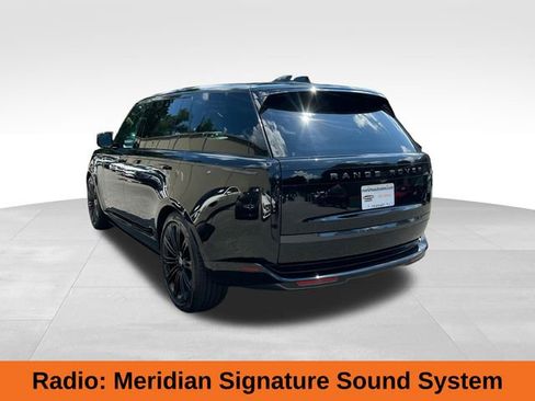Used 2024 Land Rover Range Rover Long Wheelbase Autobiography image 3