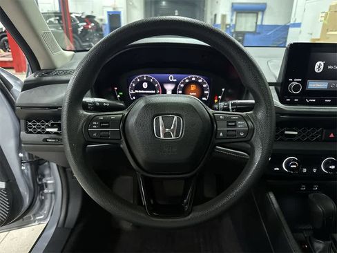 Used 2023 Honda Accord EX image 18