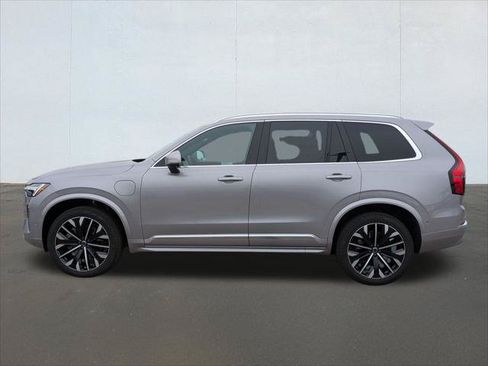 New 2026 Volvo XC90 T8 Plus w/ Protection Package AWD/4WD image 4