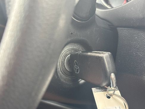Used 2022 Toyota RAV4 LE AWD/4WD image 23