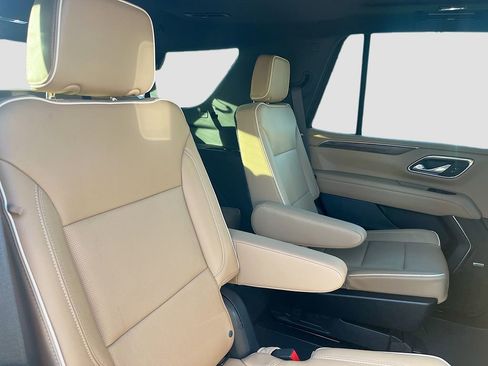 Used 2023 Chevrolet Tahoe Premier w/ Advanced Technology Package RWD image 31