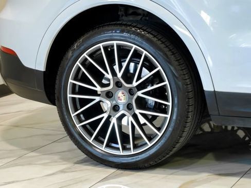 Used 2019 Porsche Cayenne AWD/4WD image 64