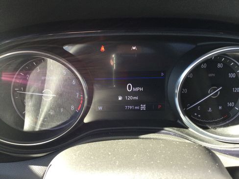 Used 2023 Buick Encore GX Essence w/ Experience Buick Package image 18