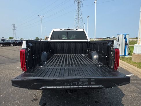 Used 2022 Toyota Tundra SR5 AWD/4WD image 13