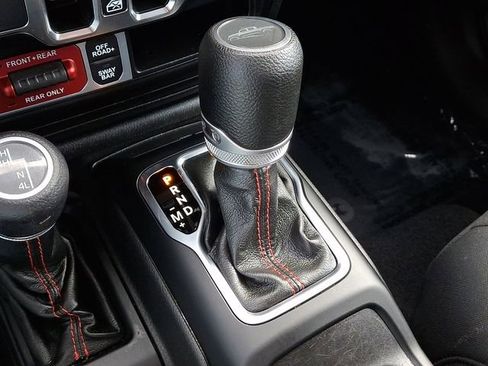 Used 2022 Jeep Gladiator Rubicon AWD/4WD image 14