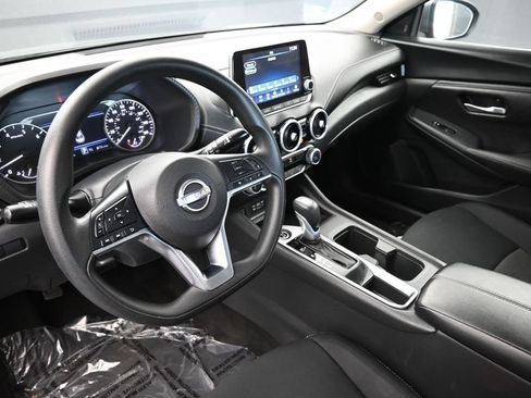 Used 2024 Nissan Sentra SV FWD image 19