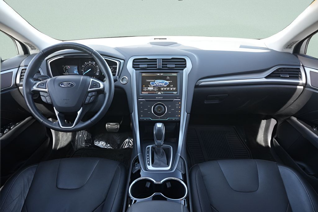 Used 2015 Ford Fusion Titanium FWD image 17