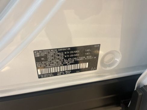 New 2025 Toyota bZ4X AWD image 6